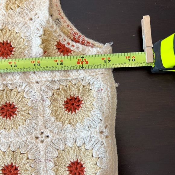 Rebellion Again Sunflower Crochet Top Cream Cropped Floral Womens Size L - Picture 9 of 16